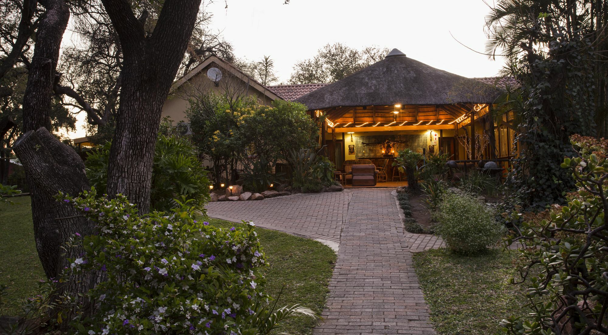Sunbird Lodge ファラボルワ エクステリア 写真