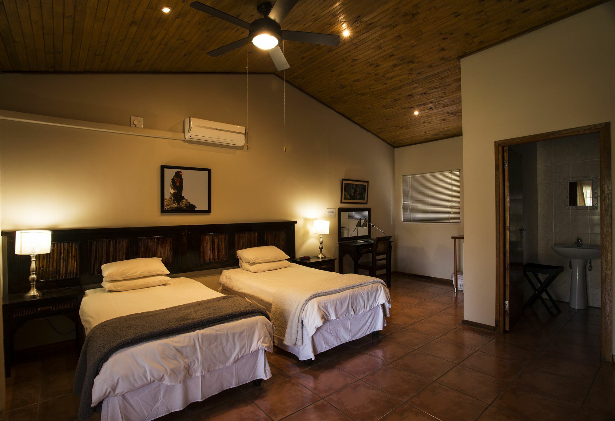 Sunbird Lodge ファラボルワ エクステリア 写真